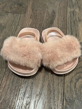 Fuzzy Mauve Pink Fur Slide Sandals Baby Size 4